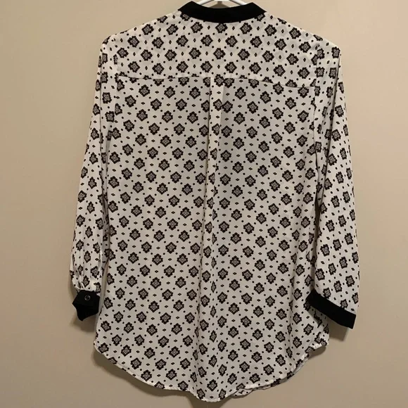 Smart Set Button-Up Blouse, size S - Picture 7 of 10